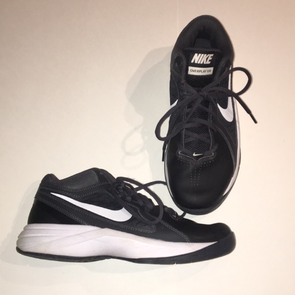 NIKE OVERPLAY VIII BASKETBALL SHOES